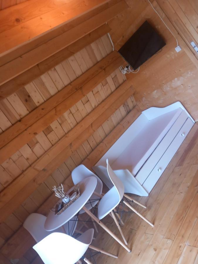 Le Studio Du Pressoir Gisay Exterior photo